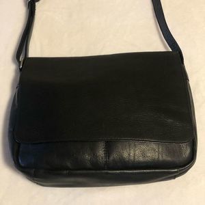 Royce Black Leather Shoulder Bag